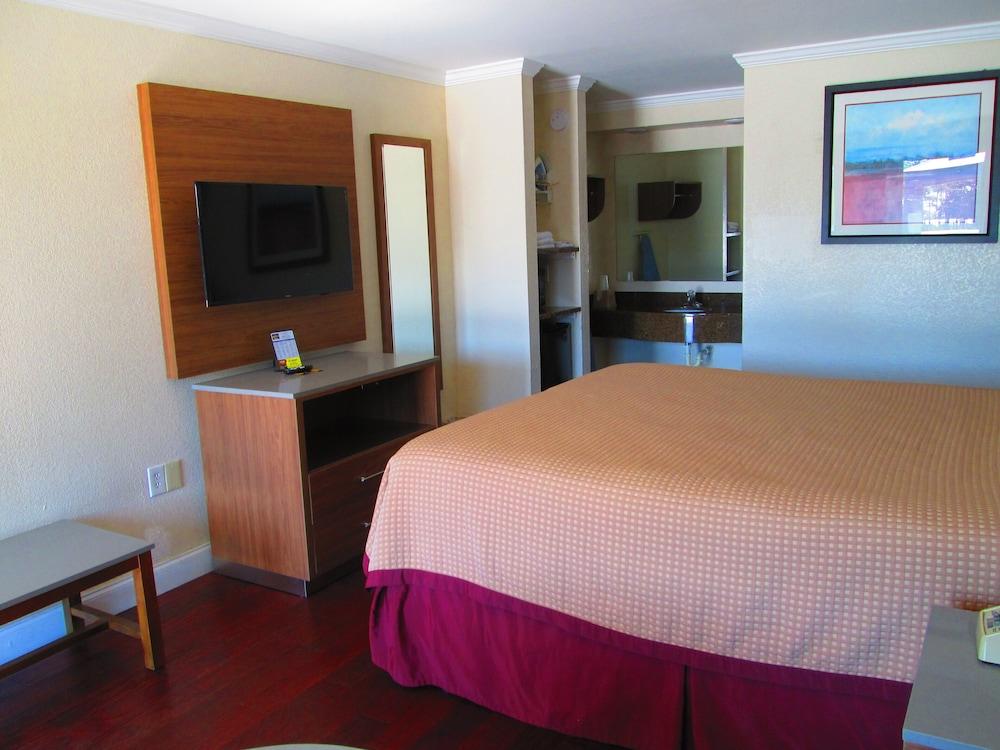 Regency Inn Near Boardwalk & Hurlburt Field Fort Walton Beach Exterior photo