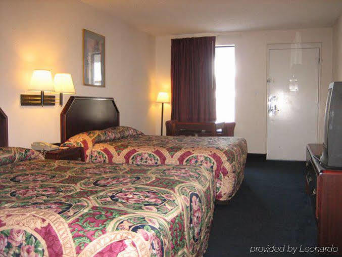 Regency Inn Near Boardwalk & Hurlburt Field Fort Walton Beach Room photo